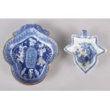 An 18th century Worcester blue and white leaf-shaped pickle dish, 5 1/4" wide, and a blue and