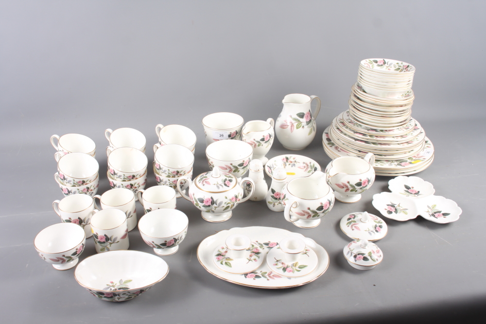 A Wedgwood "Hathaway Rose" pattern part combination service