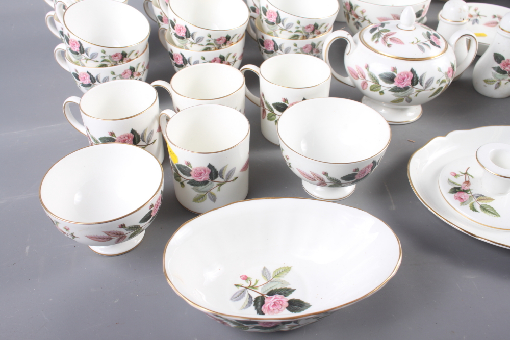 A Wedgwood "Hathaway Rose" pattern part combination service - Image 3 of 9