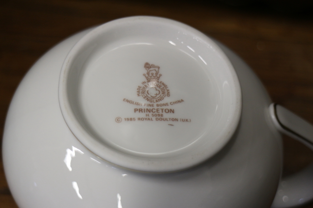 A Royal Doulton "Princeton" pattern part combination service and a Royal Doulton "Rhodes" pattern - Image 3 of 4