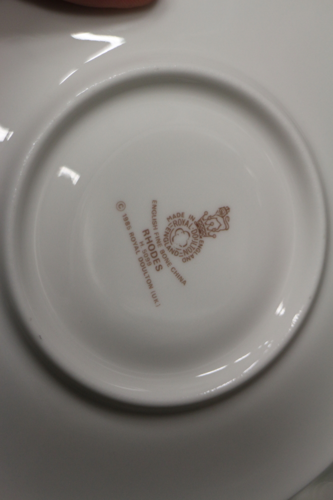 A Royal Doulton "Princeton" pattern part combination service and a Royal Doulton "Rhodes" pattern - Image 4 of 4