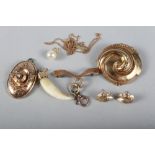 Three yellow metal brooches, a 14ct gold necklace, a pair of 9ct gold ear studs, a pearl pendant and