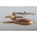 A 9ct gold and enamelled Signal Corps favour brooch, 2.3g, a 15ct gold bar brooch set aquamarine and