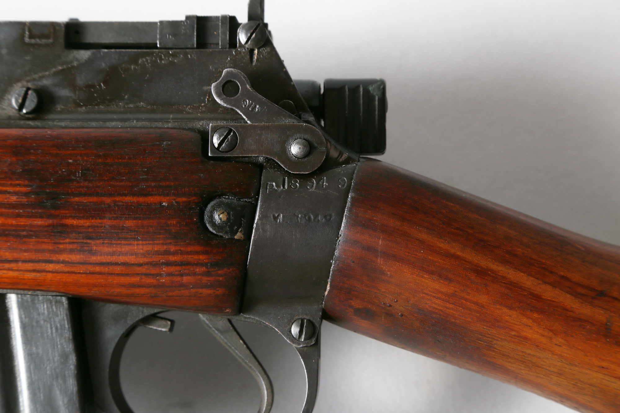 An Enfield bolt-action .303 rifle, 46" overall (deactivated with paperwork) - Bild 3 aus 11