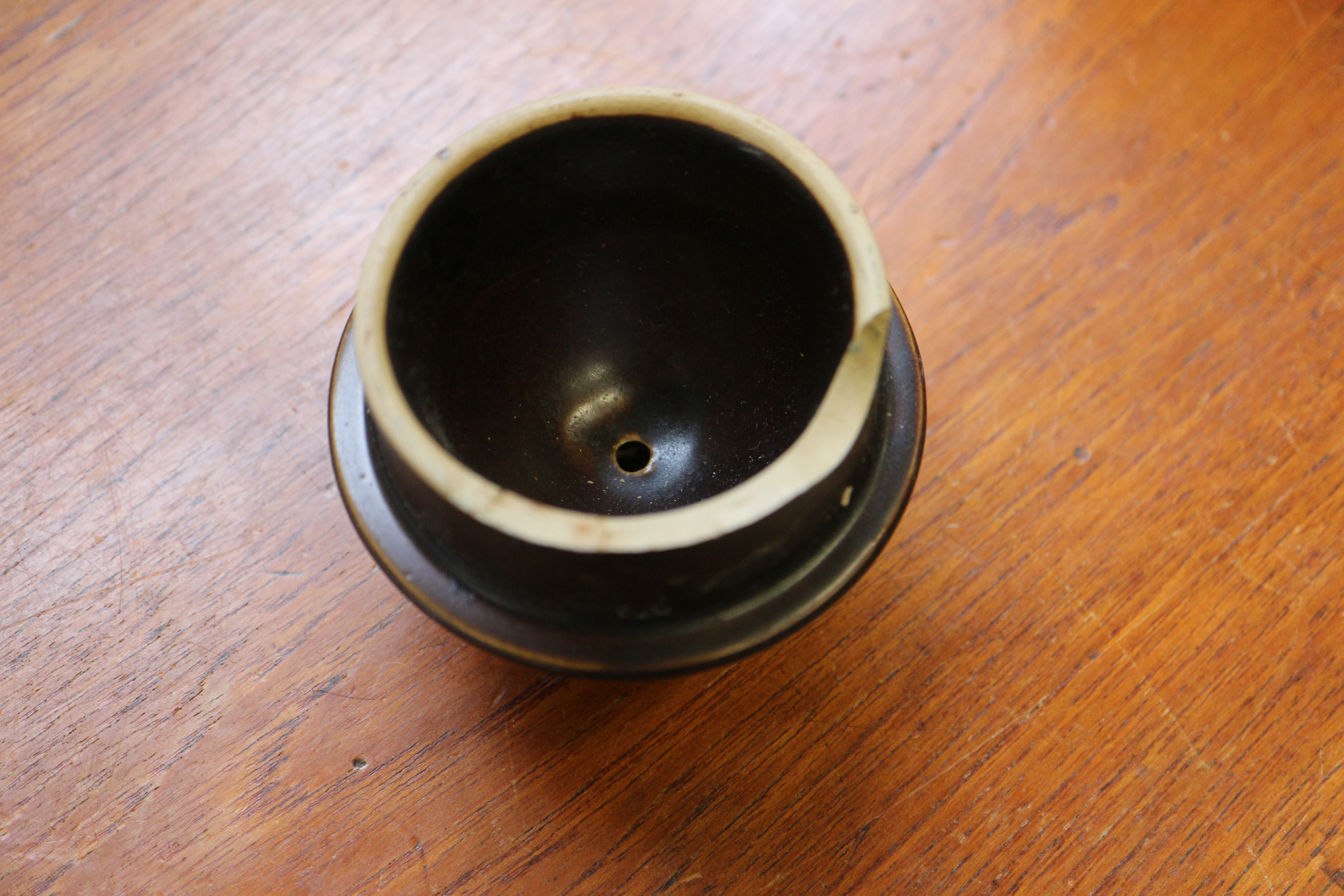 A 1970s Denby "Arabesque" pattern brown glazed coffee set (coffee pot lid damaged) - Bild 3 aus 3