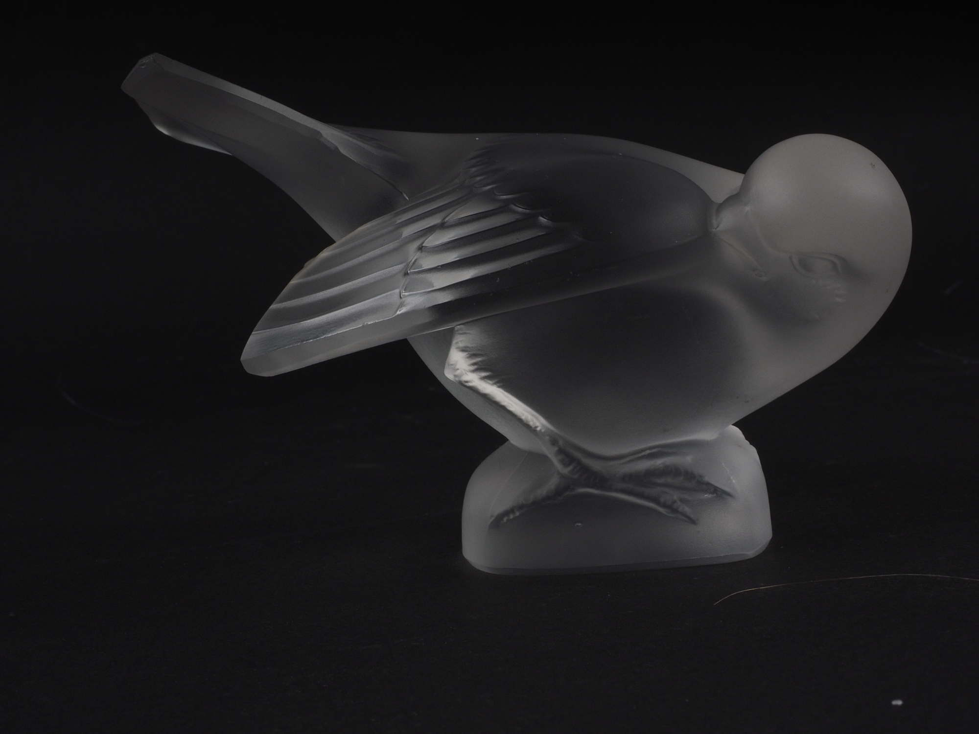 Two Lalique crystal frosted glass models of birds, and a glass box and cover - Bild 5 aus 5