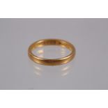 A 22ct gold wedding band, size K, 3.4g