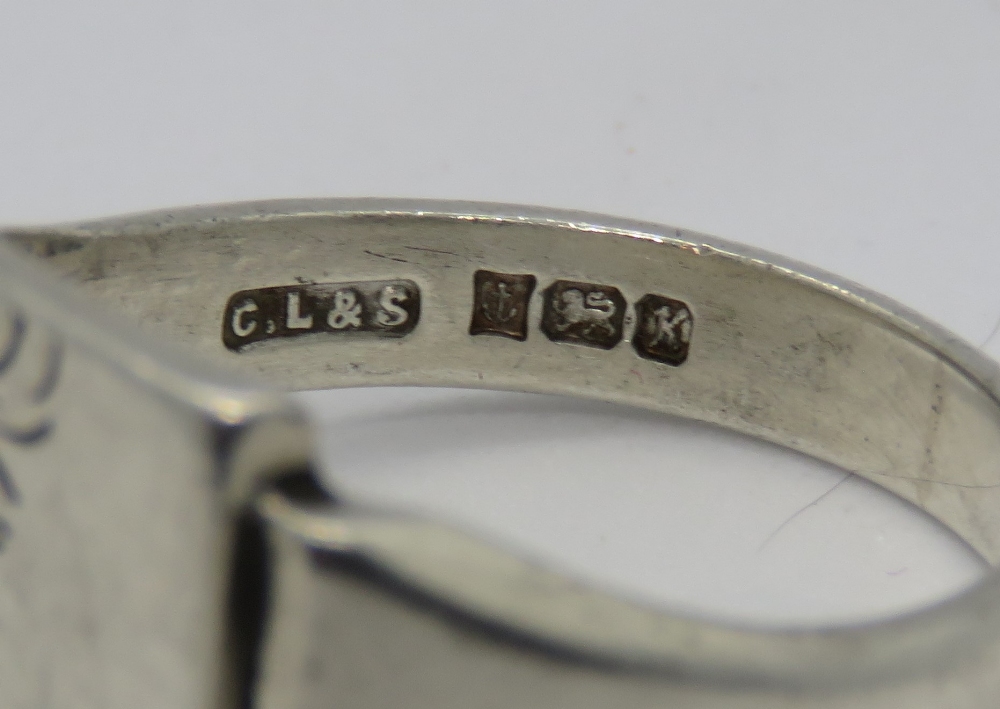 A HM silver mens signet ring having central unengraved square shaped panel with foliate decoration - Image 2 of 2