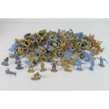A quantity of plastic army figurines bei