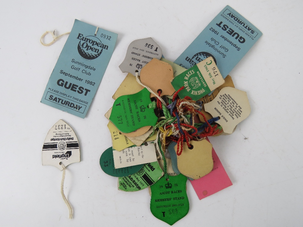 A quantity of assorted vintage horse racing entrance and club badges,