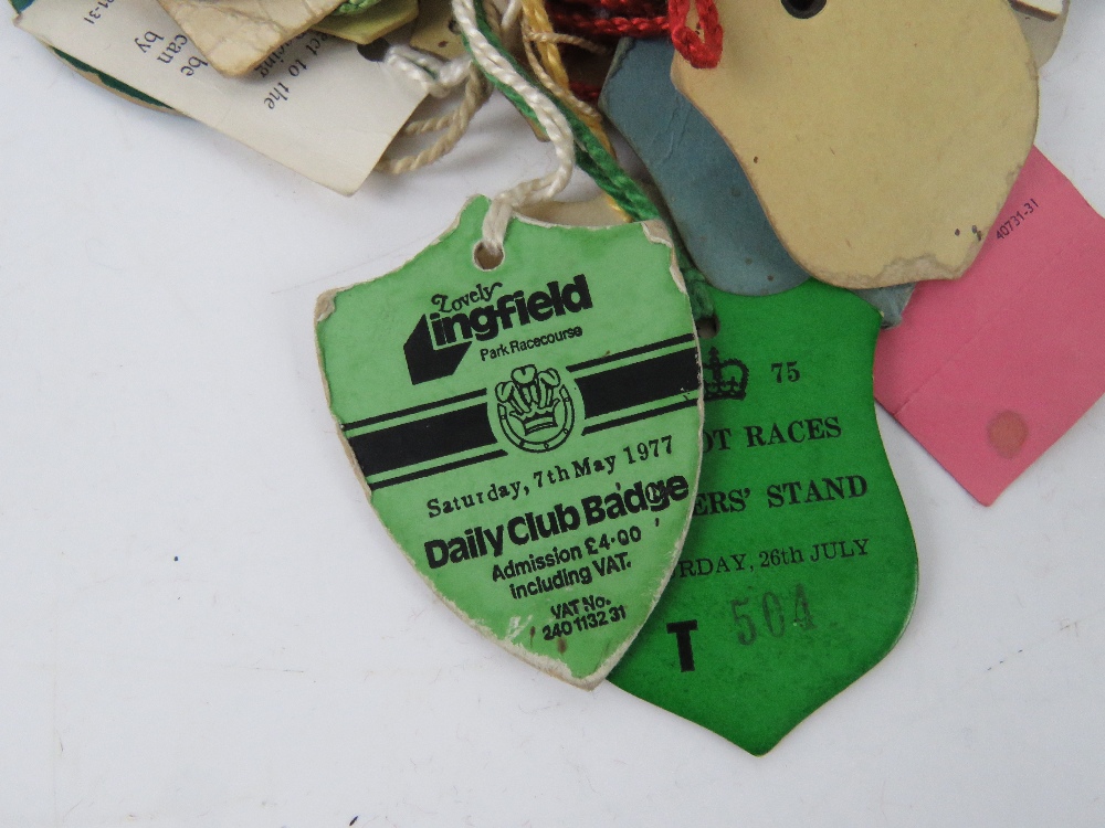 A quantity of assorted vintage horse racing entrance and club badges, - Image 3 of 7