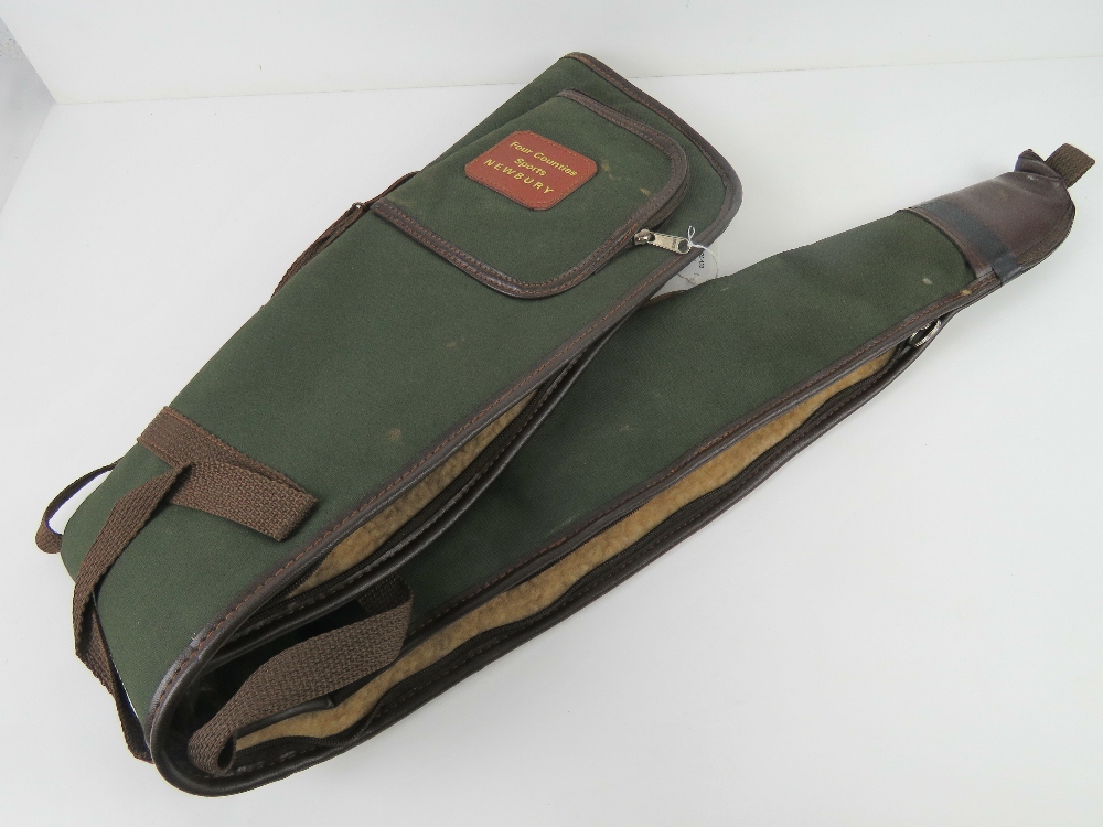 A fleece-lined canvas gun slip by Four Counties Sports Newbury, zip a/f. - Image 4 of 4