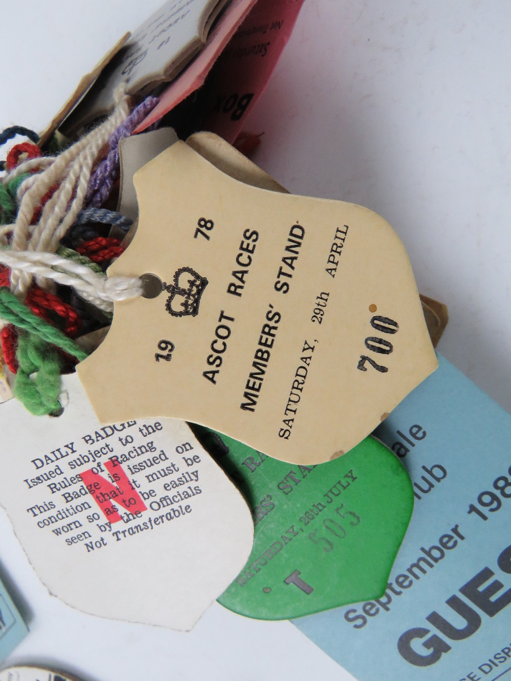 A quantity of assorted vintage horse racing entrance and club badges, - Image 7 of 7