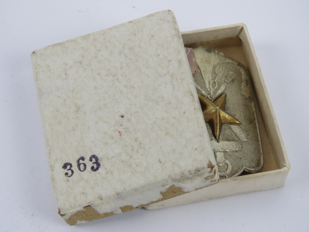 A WWII Japanese Time Expired Soldier's League Member's badge within box. - Image 6 of 6