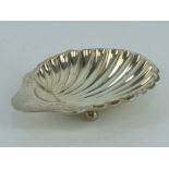 A George Unite HM silver card dish in the form of a clam shell,