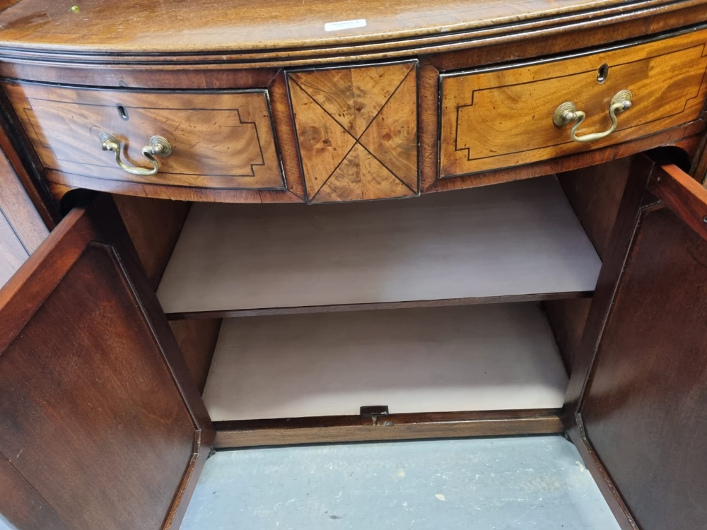 A good Georgian mahogany buffet sideboard having barrel front, - Image 4 of 6