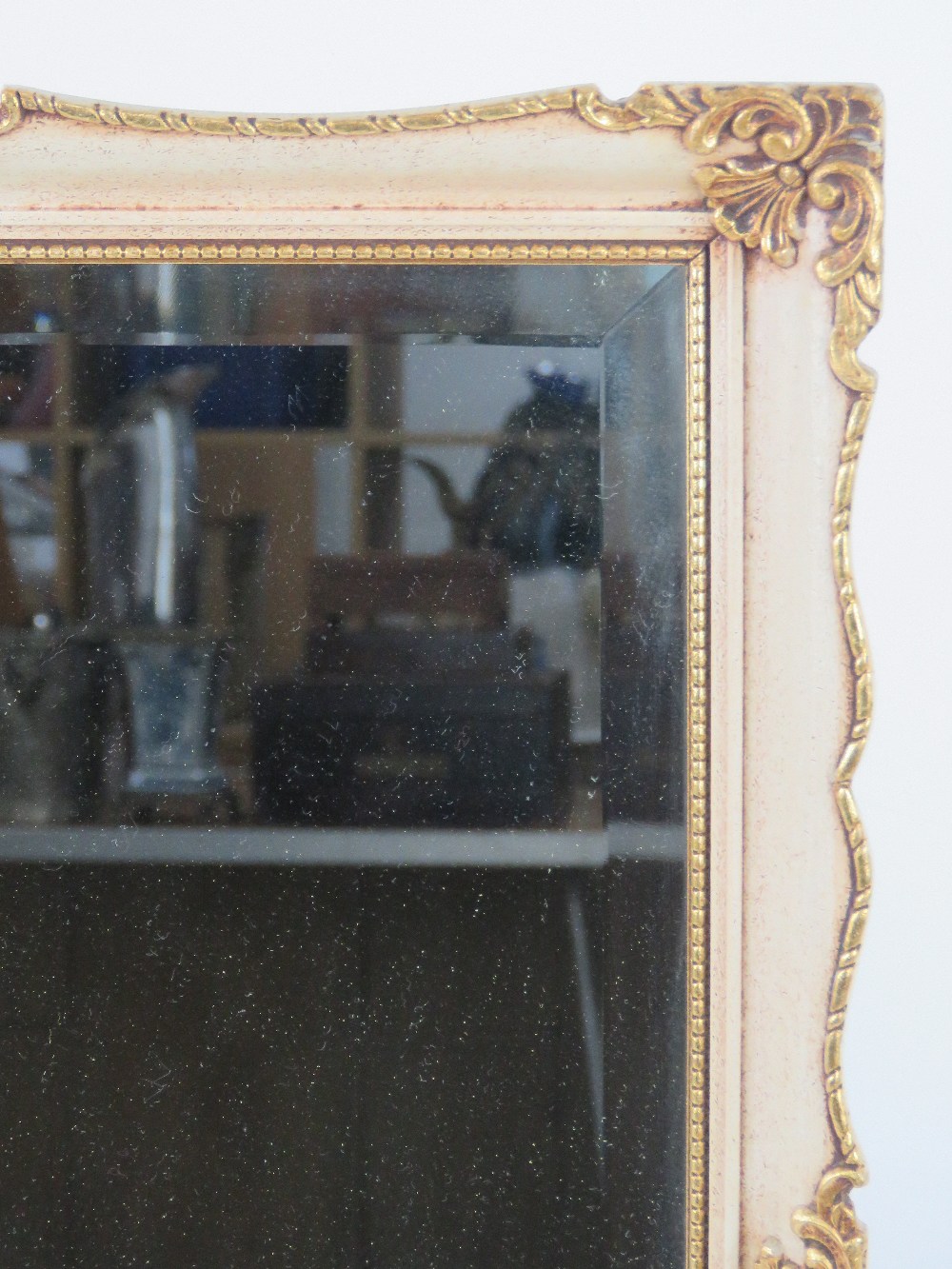 A good c1960s bevel-edged gilt framed easel table mirror, 45 x 35cm. - Image 2 of 3