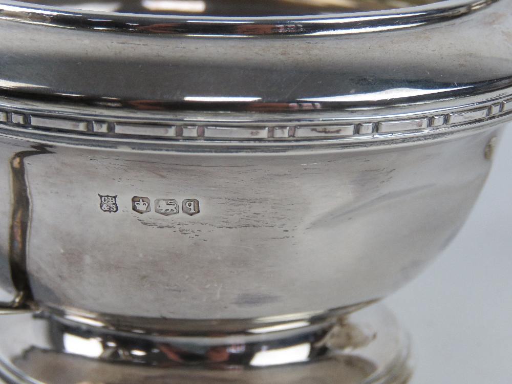 An HM silver sugar bowl and cream jug each raised over single foot and hallmarked Sheffield 1933 - Image 3 of 5