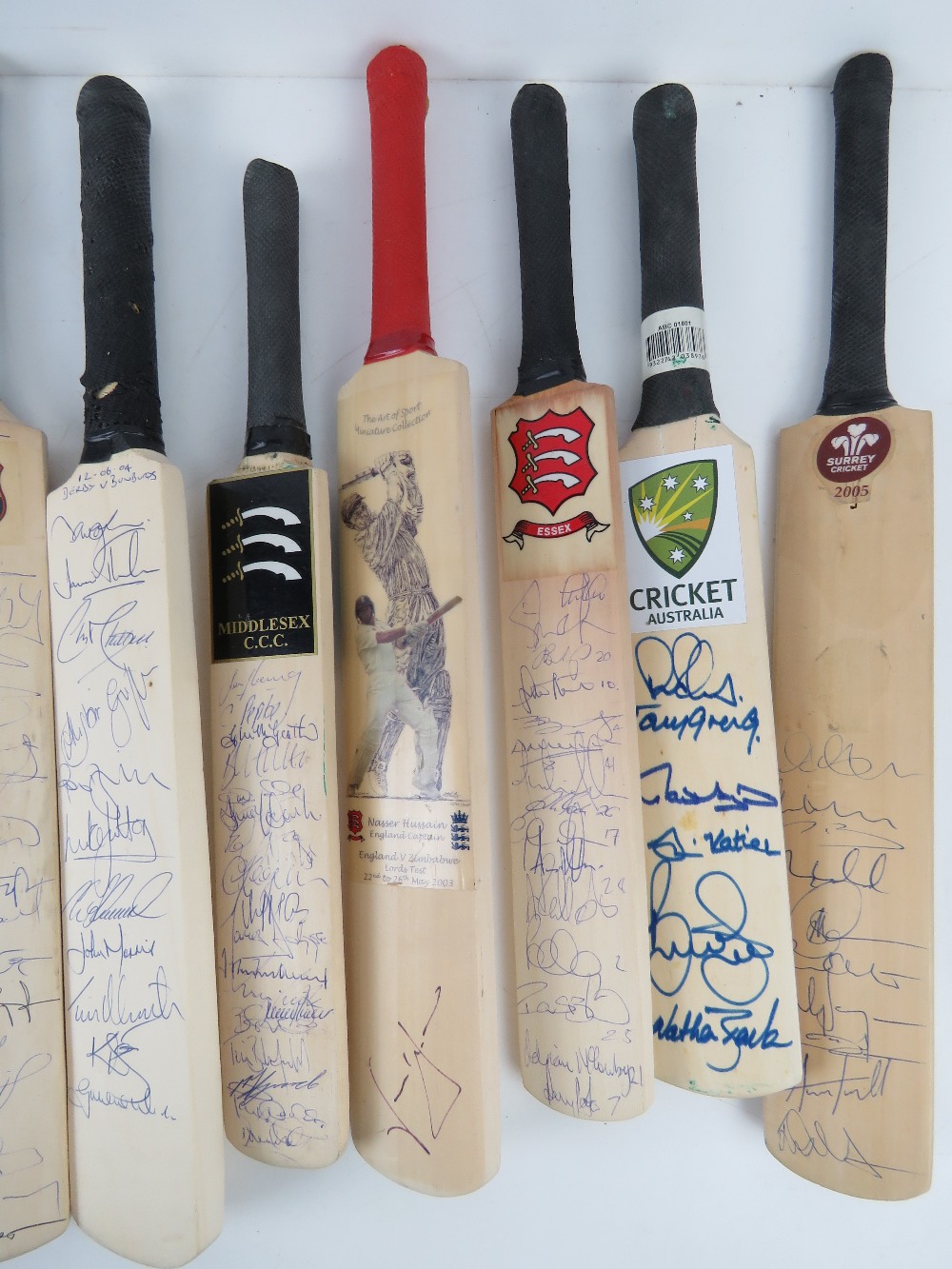 A quantity of miniature County Cricket team hand signed bats for Worcestershire, Surrey, - Image 3 of 4