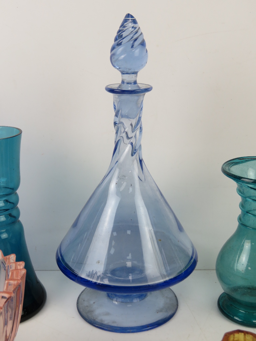 A quantity of assorted 20th century glassware including; stem vases, silver overlaid miniature vase, - Bild 2 aus 2