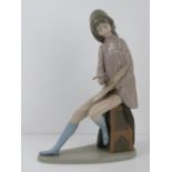 Nao figurine of a girl with artists palette and paintbrush (loose), 31.5cm high.
