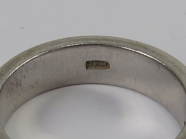 A silver band set with five diamonds, ri - Image 2 of 2