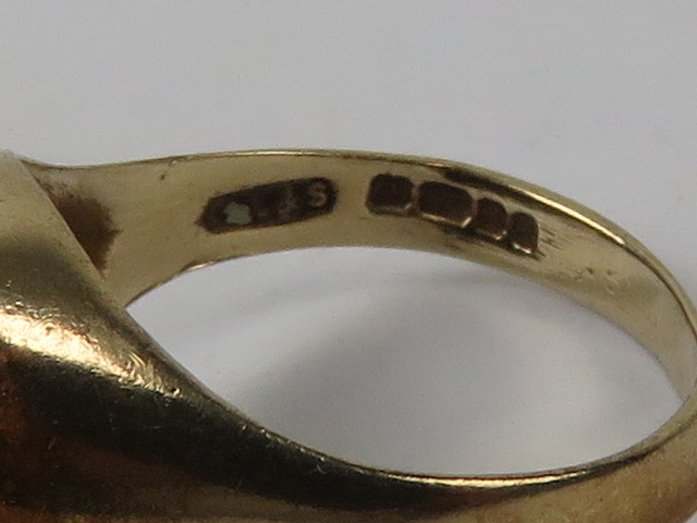 A 9ct gold and onyx signet ring, unengraved oval stone, hallmarked 375, size M, 2. - Image 2 of 2