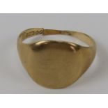 A 9ct gold signet ring, a/f, hallmarked 375, 3.8g.