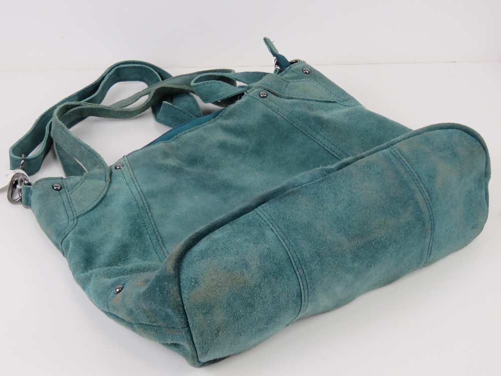 A vintage turquoise blue suede handbag. - Image 4 of 4