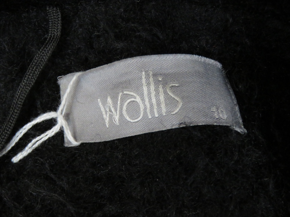 A wool and mohair coat by Wallace size 1 - Image 3 of 3