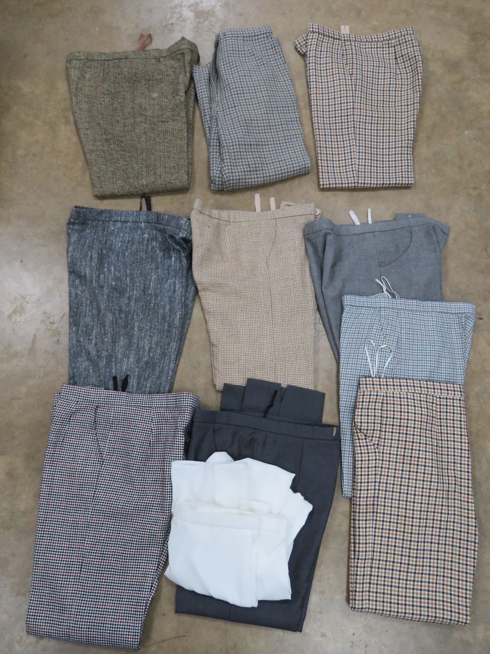 A quantity of ladies smart cropped trous