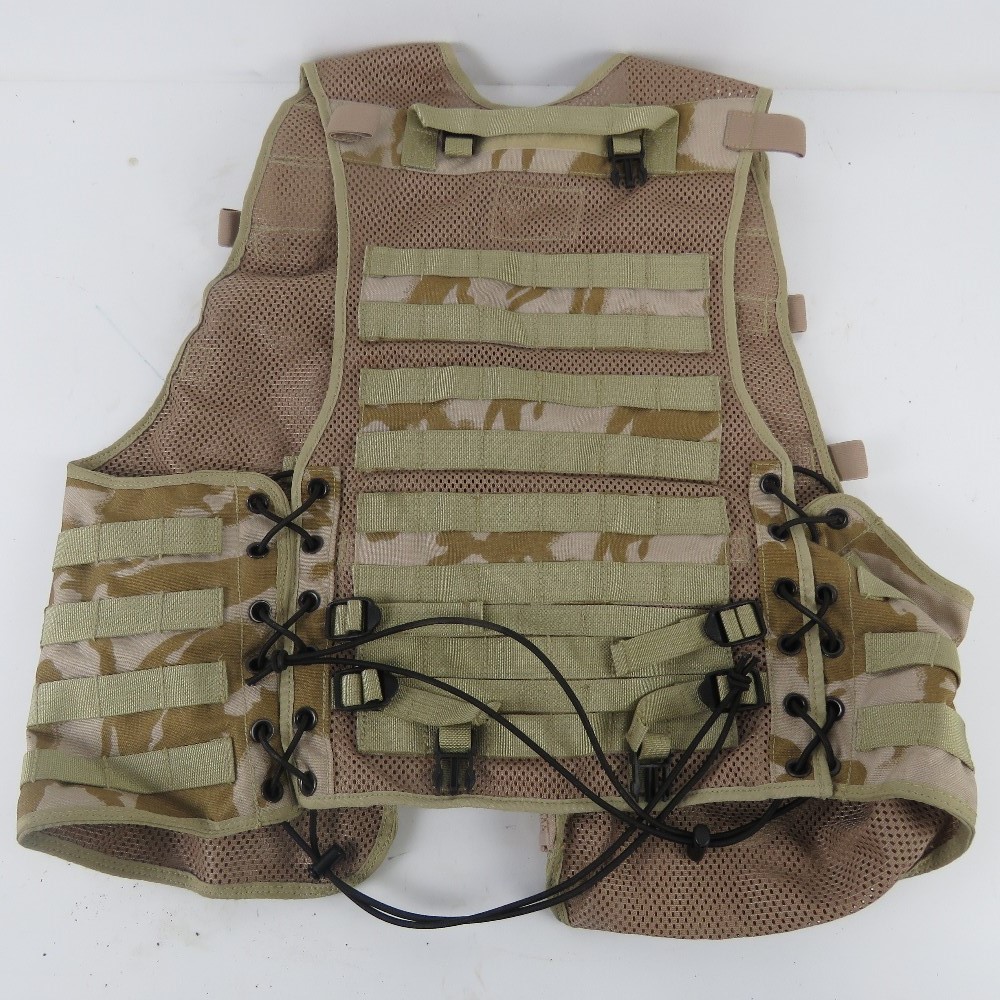 A British Military IRR Transponder DPM field pack, with two side pouches, - Image 3 of 8