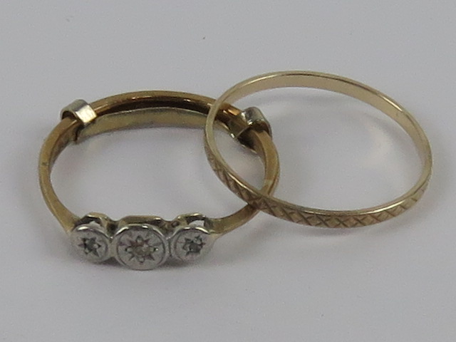 Two 9ct gold rings, each hallmarked 375, one having three illusion set diamonds size O-P,