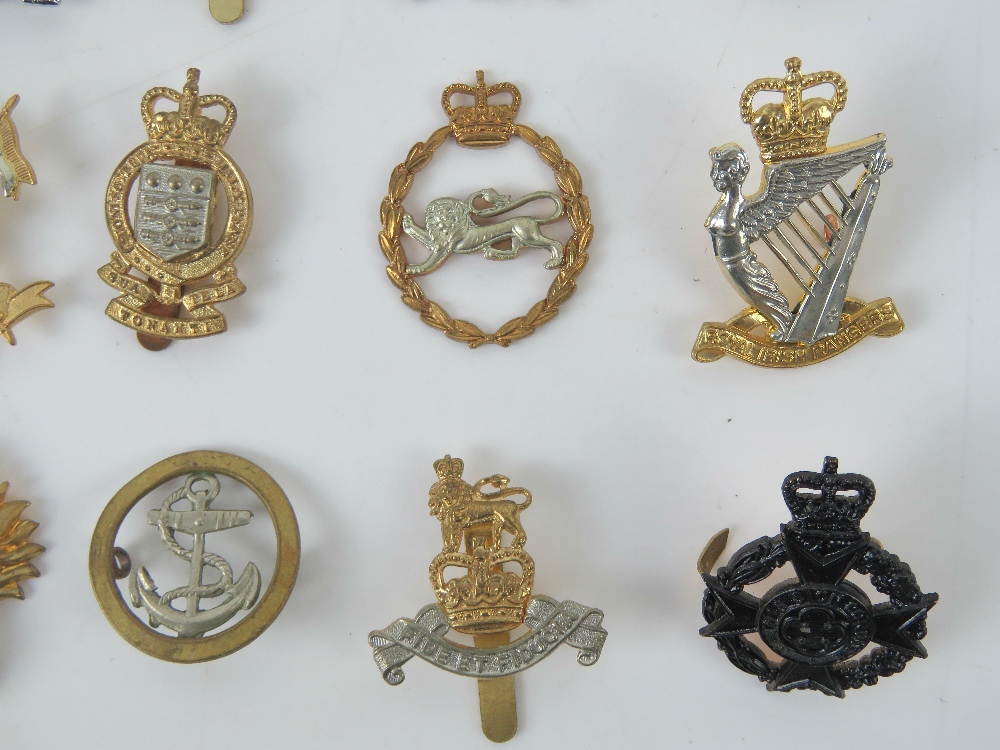 A quantity of assorted British regiment cap/helmet badges, approx 20 items inc; Bedfordshire, - Image 5 of 6