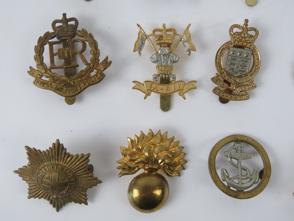 A quantity of assorted British regiment cap/helmet badges, approx 20 items inc; Bedfordshire, - Image 4 of 6