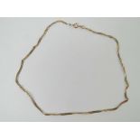 A 9ct gold tri-colour flattened curb link chain necklace, hallmarked 375, 42cm in length, 4g.