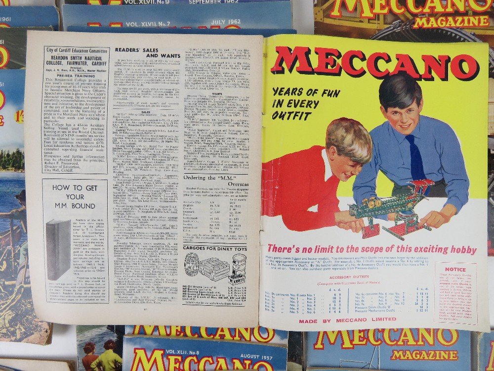 A quantity of vintage 1950-1960s Meccano - Image 6 of 6