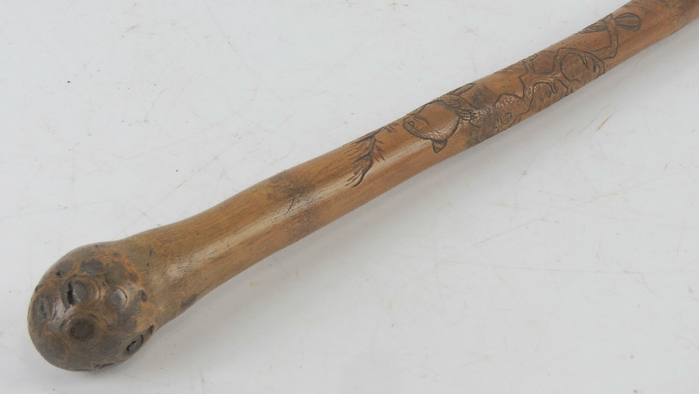 A bamboo swagger stick carved with birds - Image 4 of 4