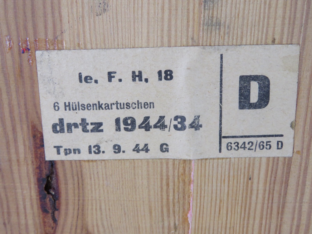 A German LEFH wooden ammunition crate with handle and labels. Dated 1944. - Image 5 of 7