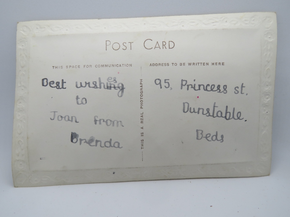 A quantity of 1930s greeting and Birthday postcards. - Image 9 of 19