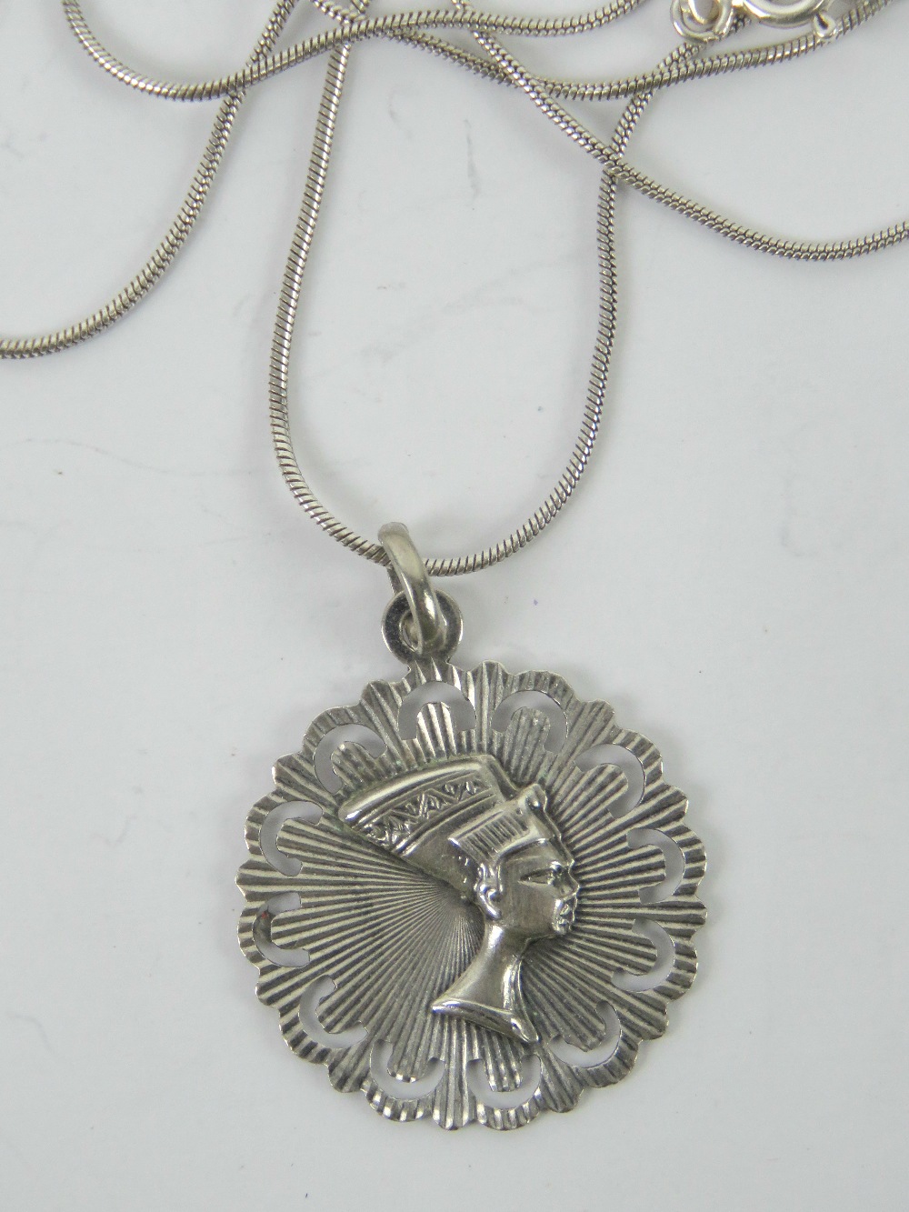 A 925 silver pendant having Nefertiti Qu