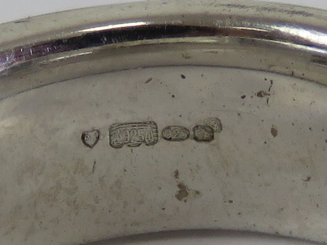 A HM silver ring having three alternatin - Image 2 of 2