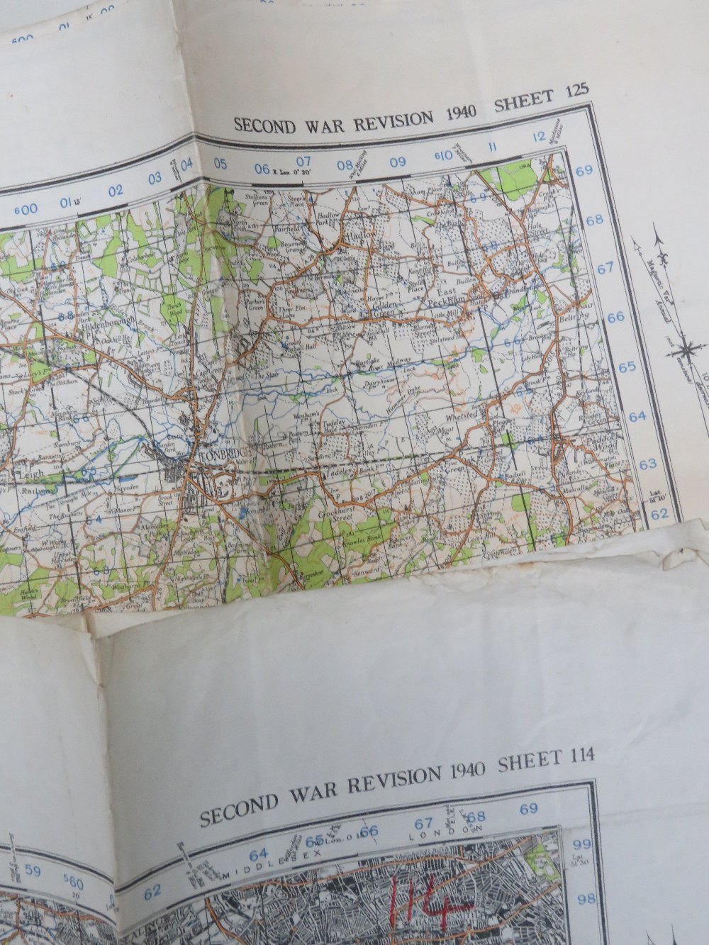 A quantity of assorted paper maps inc some 1940 War Revision sheets for Tunbridge Wells and - Image 6 of 11