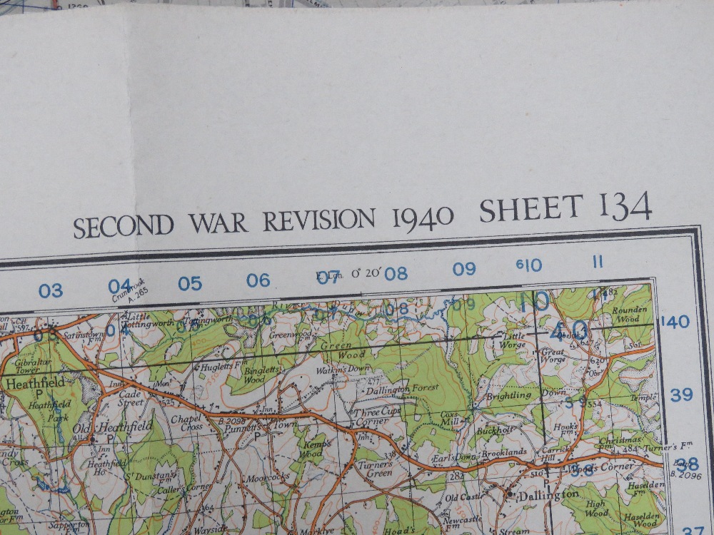 A quantity of assorted paper maps inc some 1940 War Revision sheets for Tunbridge Wells and - Image 4 of 11