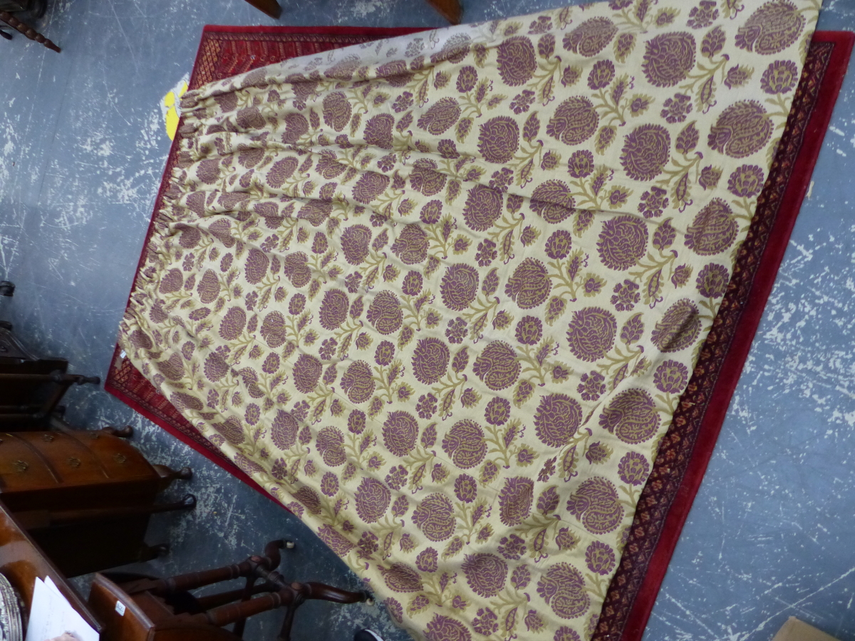 TWO PAIRS OF GOOD QUALITY INTERLINED CURTAINS COMPLETE WITH TIE BACKS, FLORAL DESIGN PURPLE AND - Image 7 of 20