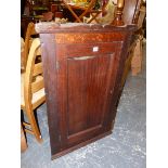 ANTIQUE OAK CORNER CABINET.