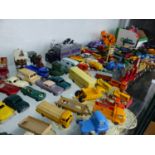 A LARGE COLLECTION MINIATURE DIE CAST LESNEY, MATCHBOX AND OTHER DIE CAST VEHICLES AND ACCESSORIES.