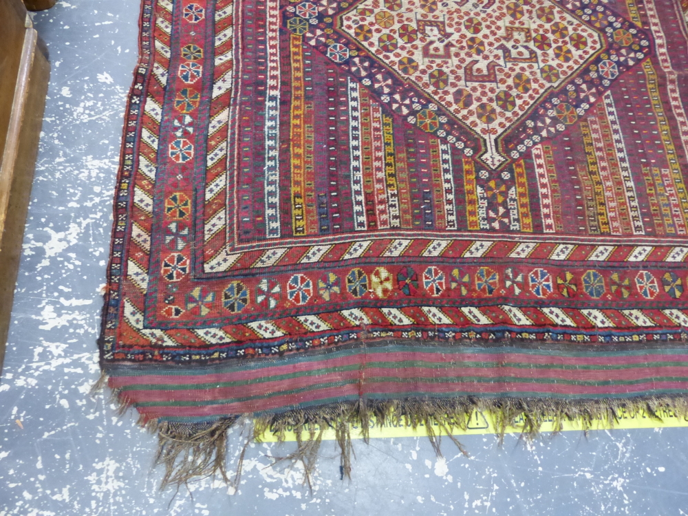 AN ANTIQUE PERSIAN QASHQAI RUG, 226 134cms. - Image 10 of 15