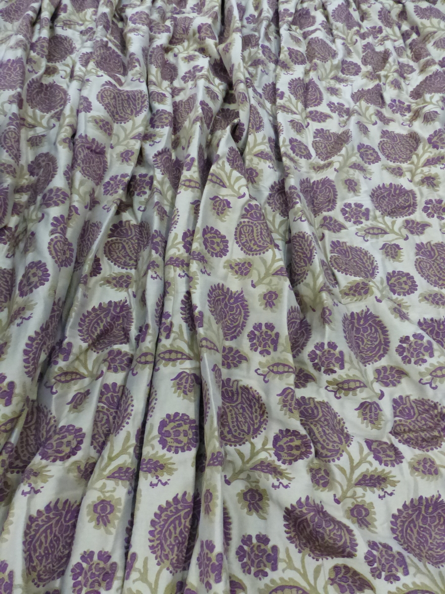 TWO PAIRS OF GOOD QUALITY INTERLINED CURTAINS COMPLETE WITH TIE BACKS, FLORAL DESIGN PURPLE AND - Image 11 of 20