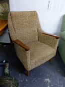 A 1970'S RETRO ARMCHAIR.